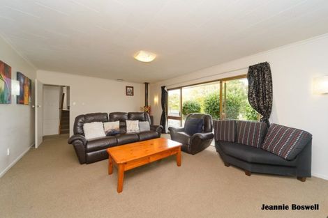 Photo of property in 14 Wikiriwhi Crescent, Awapuni, Palmerston North, 4412