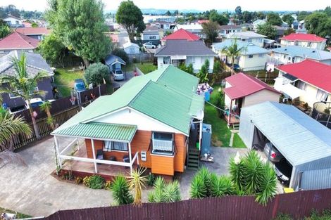 Photo of property in 28 Dungarvon Place, Clendon Park, Auckland, 2103