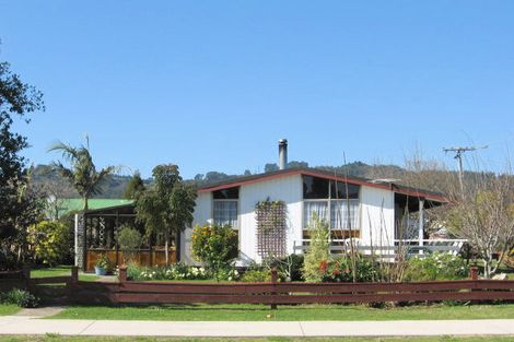 Photo of property in 11 Cook Drive, Whitianga, 3510