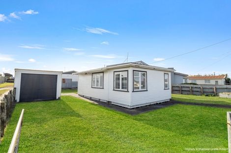 Photo of property in 10 Cornfoot Street, Castlecliff, Whanganui, 4501