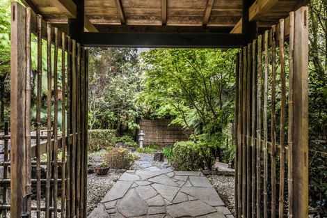 Photo of property in 412 Scenic Drive, Waiatarua, Auckland, 0612