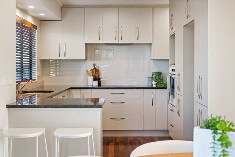 Photo of property in 48 Lakeside Drive, Orewa, 0931