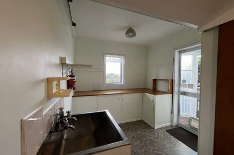 Photo of property in 43 Dorset Avenue, Westown, New Plymouth, 4310