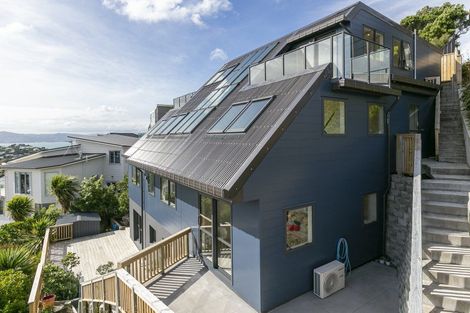 Photo of property in 83d Seatoun Heights Road, Seatoun, Wellington, 6022