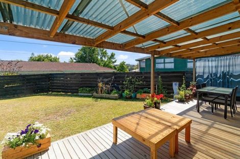 Photo of property in 1/17a Tawa Road, Te Atatu Peninsula, Auckland, 0610