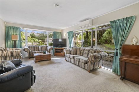 Photo of property in 35 Fendalton Crescent, Pinehaven, Upper Hutt, 5019