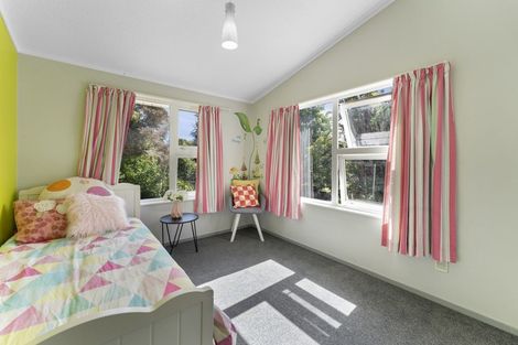 Photo of property in 15 Robert Grove, Paraparaumu, 5032
