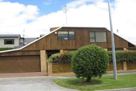 Photo of property in 104 Tindalls Bay Road, Tindalls Beach, Whangaparaoa, 0930