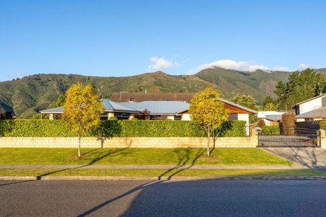 Photo of property in 6 Admiralty Place, Waikawa, Picton, 7220