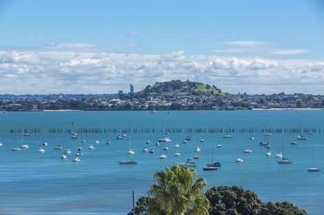 Photo of property in 16 Karori Crescent, Orakei, Auckland, 1071