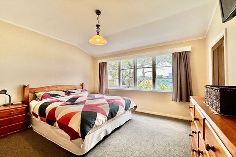 Photo of property in 1 Russell Street, Waterloo, Lower Hutt, 5011