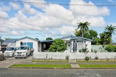 Photo of property in 22 Russell Street, Westport, 7825