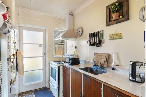 Photo of property in 242c Huatoki Street, Upper Vogeltown, New Plymouth, 4310