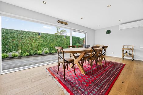Photo of property in 9a Craig Road, Milford, Auckland, 0620