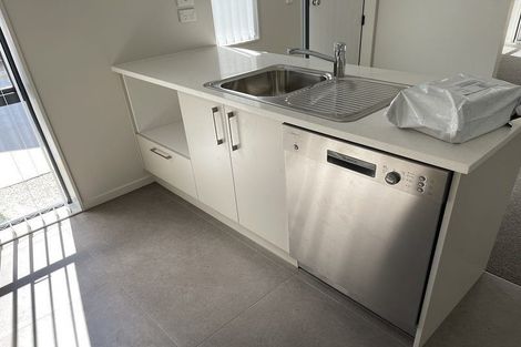 Photo of property in 60b Seymour Road, Sunnyvale, Auckland, 0612