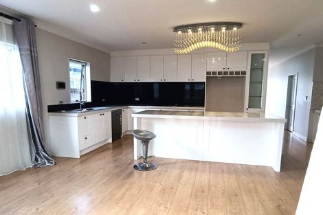 Photo of property in 73 Rosewell Crescent, Flat Bush, Auckland, 2019