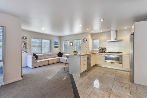 Photo of property in 17 Elias Court, The Gardens, Auckland, 2105