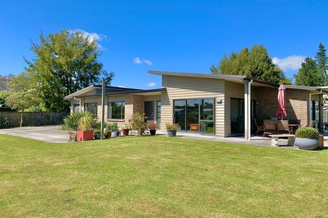 Photo of property in 8 Latham Stubbs Crescent, Waipawa, 4210