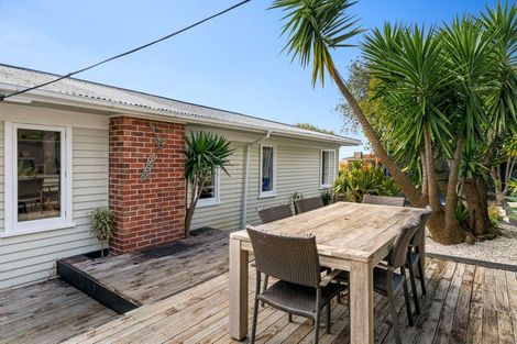 Photo of property in 58 Tiroroa Avenue, Te Atatu South, Auckland, 0610