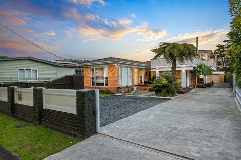Photo of property in 12 Knox Road, Swanson, Auckland, 0612