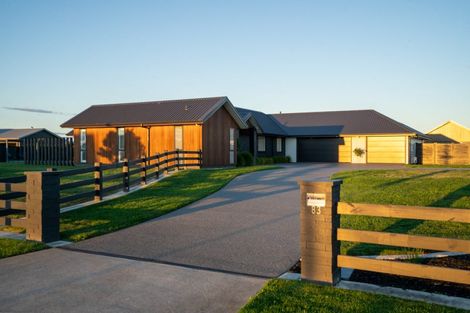 Photo of property in 83 Sunline Drive, Leamington, Cambridge, 3432