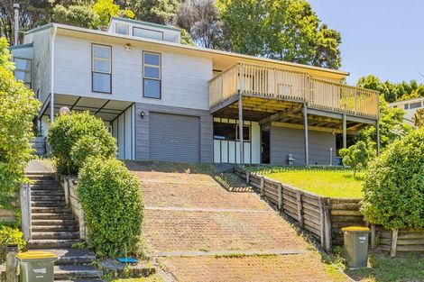 Photo of property in 5 Noeleen Street, Glenfield, Auckland, 0629