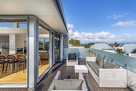 Photo of property in 2/49 Seaview Road, Castor Bay, Auckland, 0620