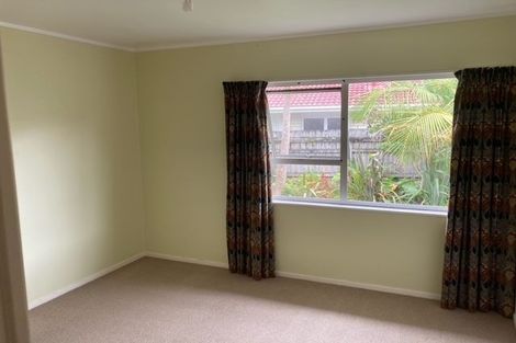 Photo of property in 4216 Great North Road, Glendene, Auckland, 0602