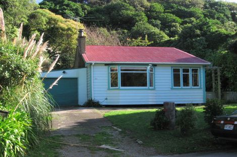 Photo of property in 59-61 Airlie Road, Plimmerton, Porirua, 5026