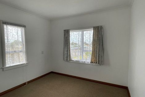 Photo of property in 1 Rangiora Street, Castlecliff, Whanganui, 4501