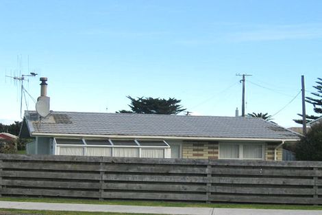Photo of property in 41 Tasman Road, Otaki Beach, Otaki, 5512