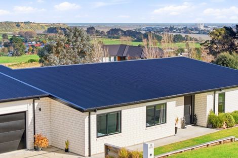 Photo of property in 18 Cracroft Drive, Putiki, Whanganui, 4500