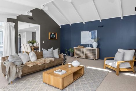 Photo of property in 8 Seapoint Road, Bluff Hill, Napier, 4110