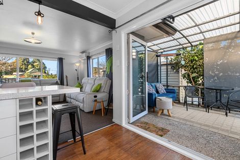 Photo of property in 539 Devonport Road, Tauranga South, Tauranga, 3112