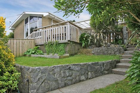 Photo of property in 11 Versailles Street, Karori, Wellington, 6012