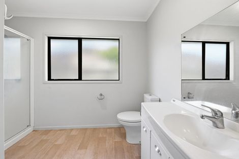 Photo of property in 4 Owhatiura Drive, Lynmore, Rotorua, 3010