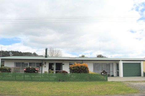 Photo of property in 100a Tamaki Road, Whangamata, 3620