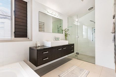 Photo of property in 2/2 Clifton Road, Hauraki, Auckland, 0622