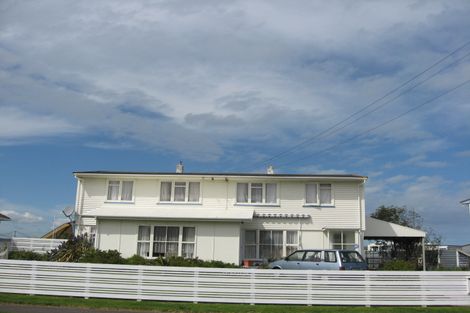 Photo of property in 26-28 Matipo Street, Castlecliff, Whanganui, 4501