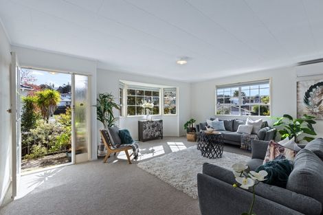 Photo of property in 53 Trias Road, Totara Vale, Auckland, 0629