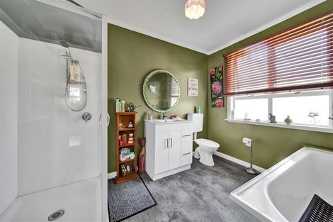 Photo of property in 2 Egmont Street, Patea, 4520