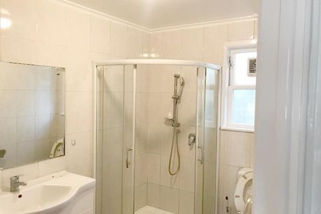 Photo of property in 4/12 Waiohua Road, Greenlane, Auckland, 1061