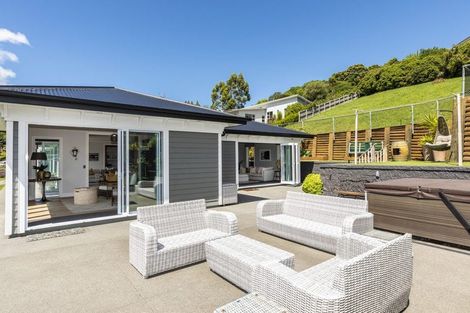 Photo of property in 6 Rushden Rise, Westmorland, Christchurch, 8025