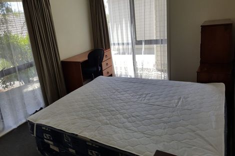 Photo of property in 8c Schnapper Rock Road, Schnapper Rock, Auckland, 0632