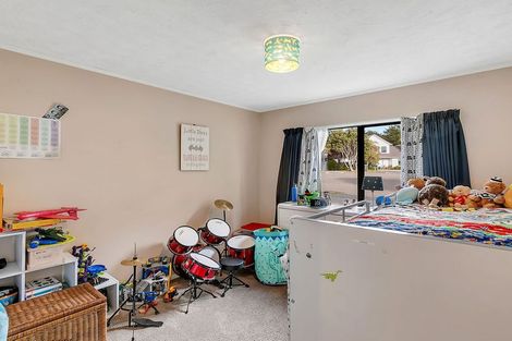 Photo of property in 6 Westridge, Camborne, Porirua, 5026