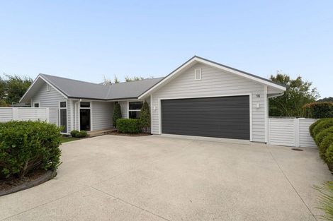Photo of property in 16 Okataina Street, Pyes Pa, Tauranga, 3112