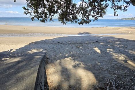 Photo of property in 87 Castor Bay Road, Castor Bay, Auckland, 0620