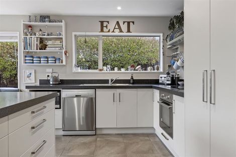 Photo of property in 16 Hakatere Road, Pegasus, 7612