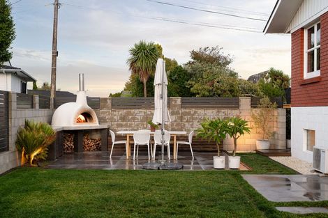 Photo of property in 180 Sandwich Road, St Andrews, Hamilton, 3200