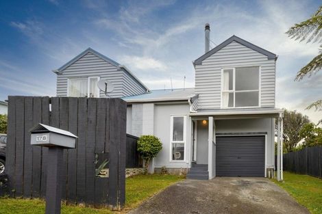 Photo of property in 17b Colchester Crescent, Newlands, Wellington, 6037